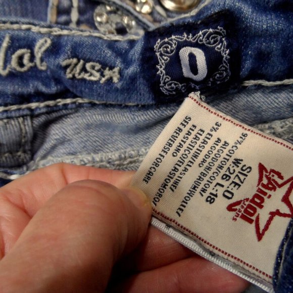 LA IDOL Jeans Sz 0 26x 20 Flap Fleur pocket Bling Dark wash Crop Capri Designer - Picture 12 of 12